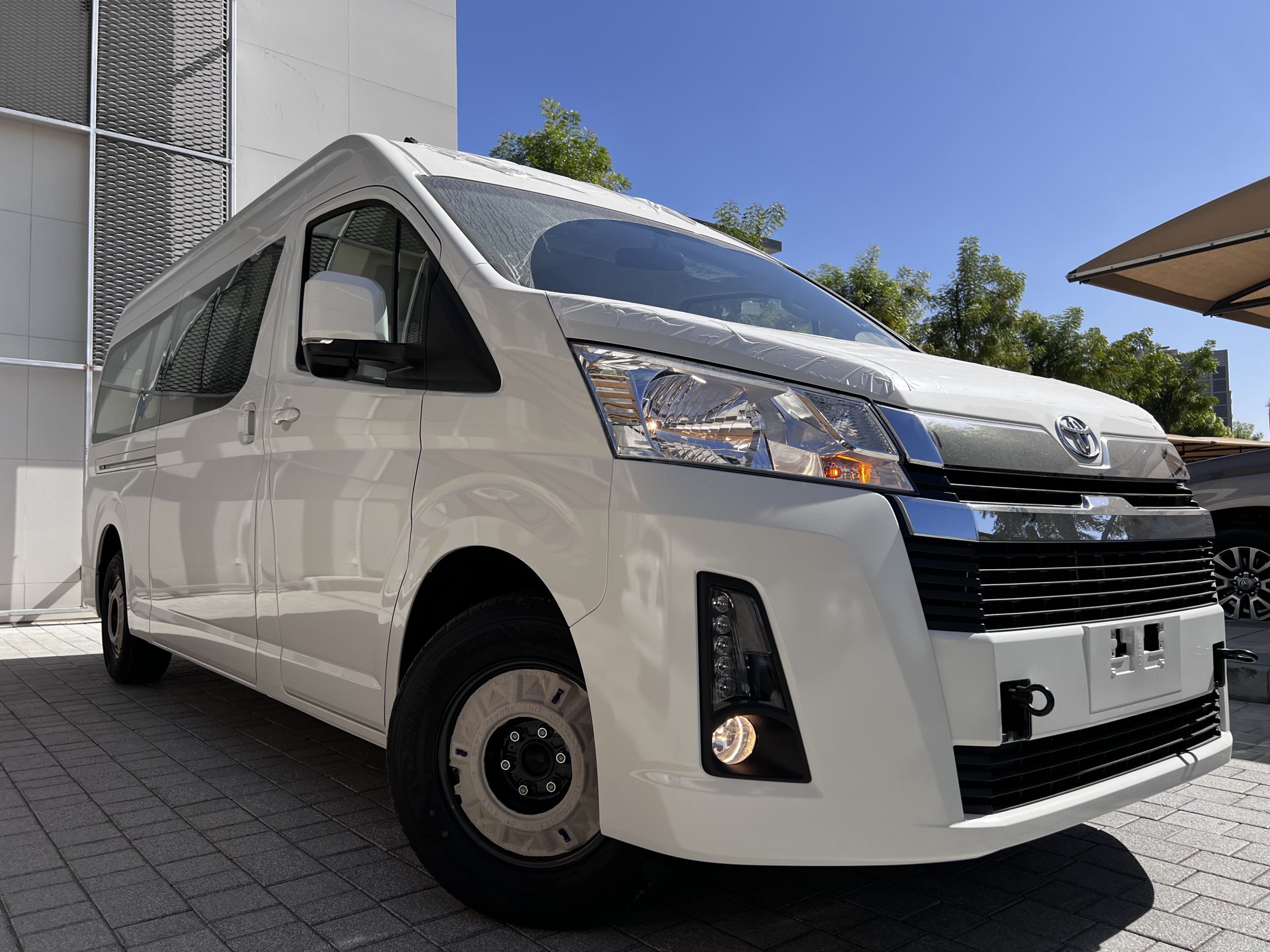 toyota hiace bus dubai