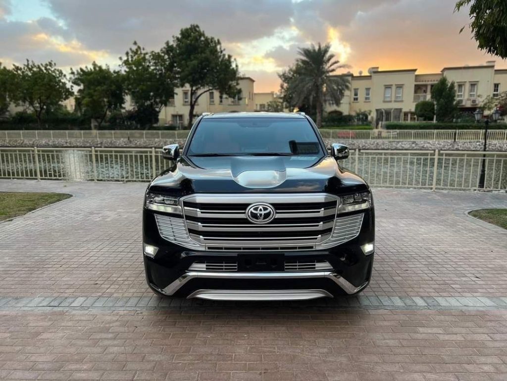 Dubai's Luxury SUV Export Market: Challenges and Rewards