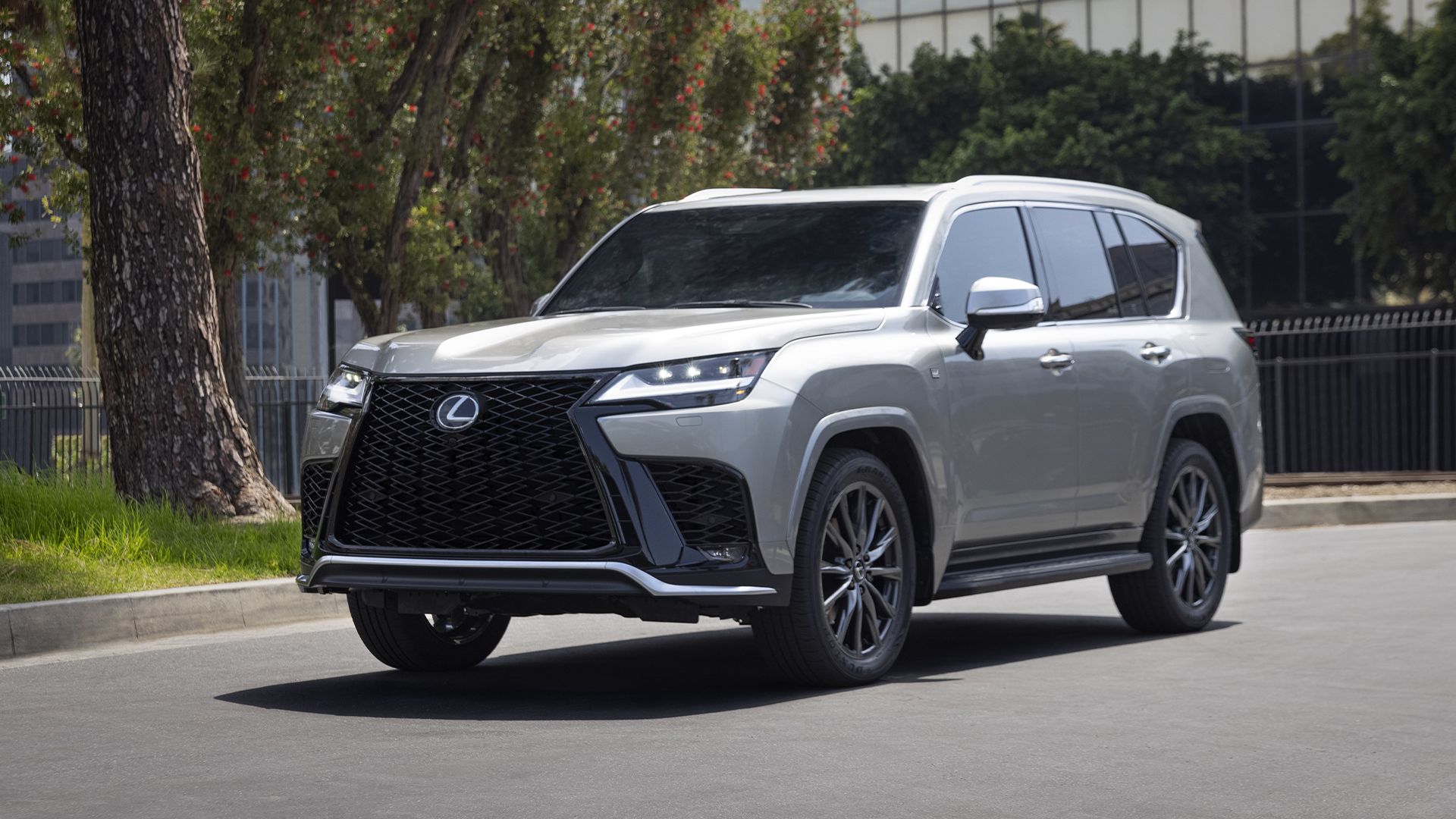 How is the Armoured Lexus LX 600 Different from Standard Models in Dubai 